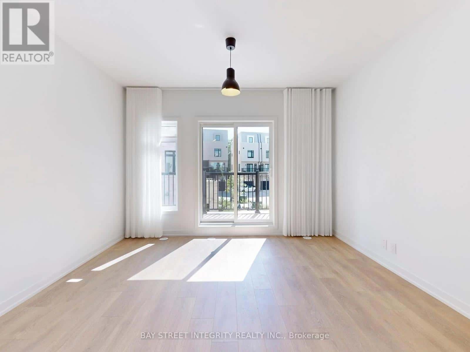 11 CASE OOTES DRIVE — Toronto (Victoria Village), Ontario - Photo 2 of 28