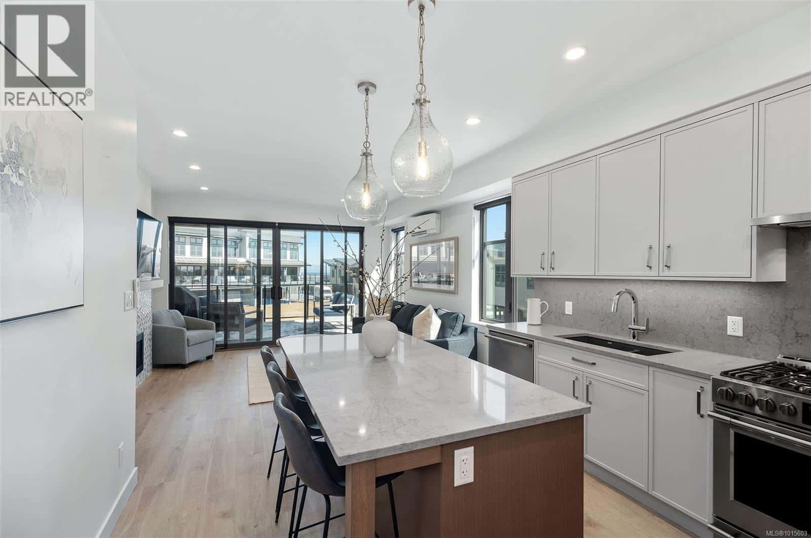 22 9022 Clarkson Ave — Black Creek, British Columbia - Photo 4 of 57