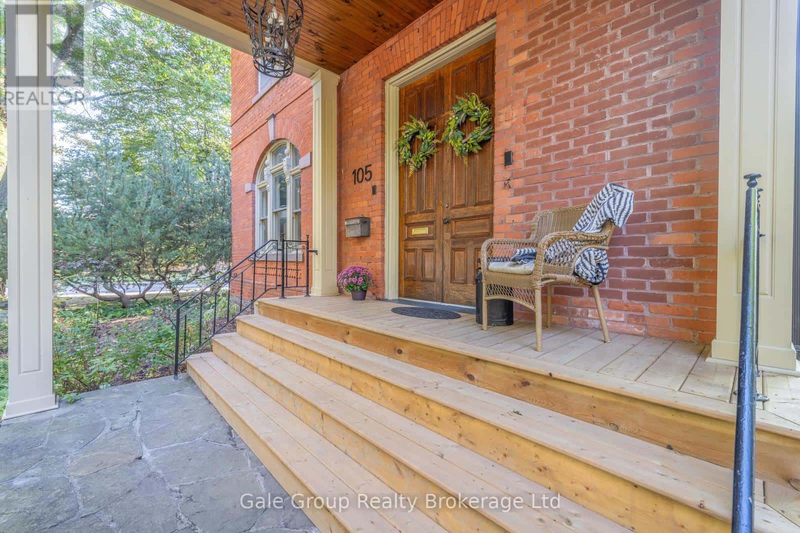 105 VANSITTART AVENUE — Woodstock (Woodstock - North), Ontario - Photo 3 of 47