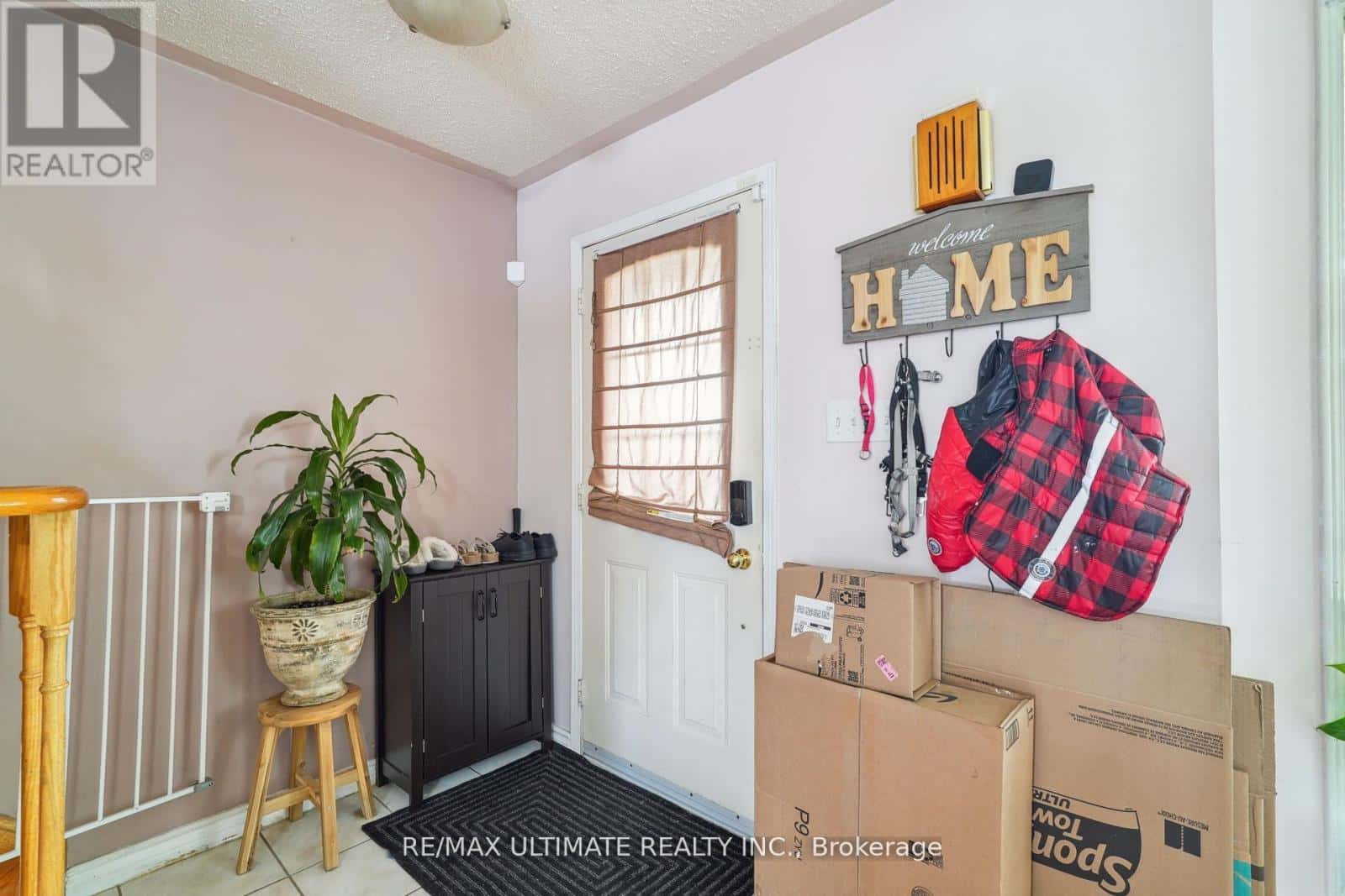 2168 ST. CLAIR AVENUE W — Toronto (Junction Area), Ontario - Photo 5 of 28