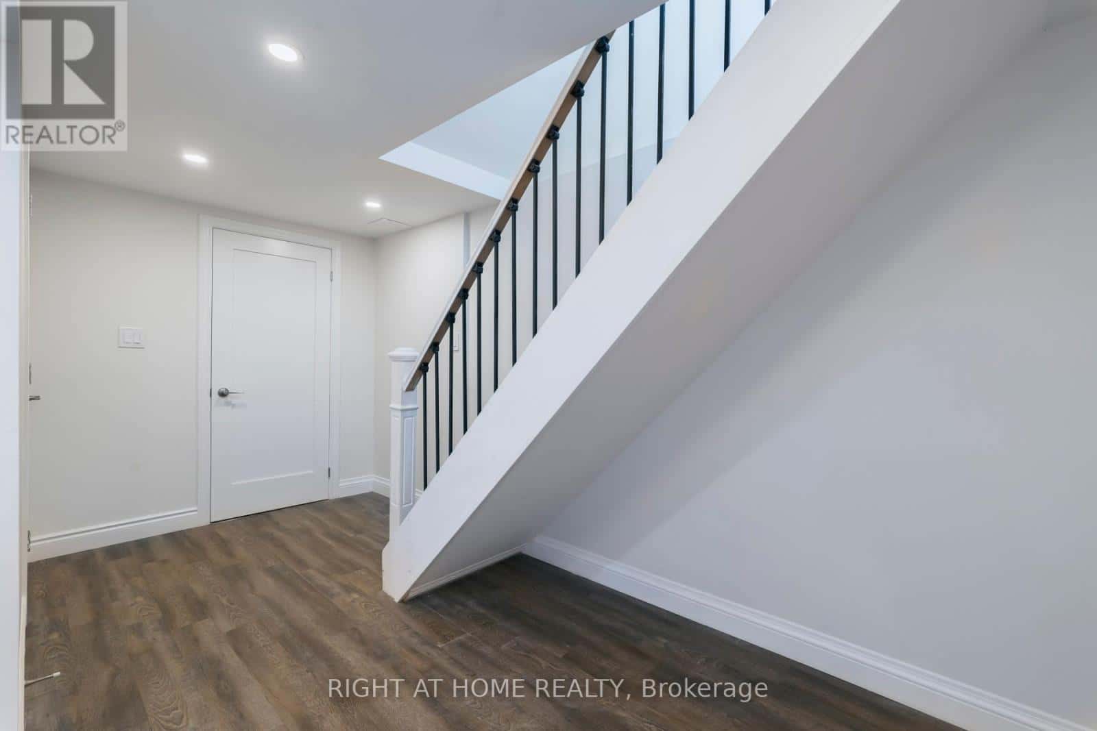 Mississauga (Sheridan), Ontario — Mississauga (Sheridan), Ontario - Photo 4 of 25