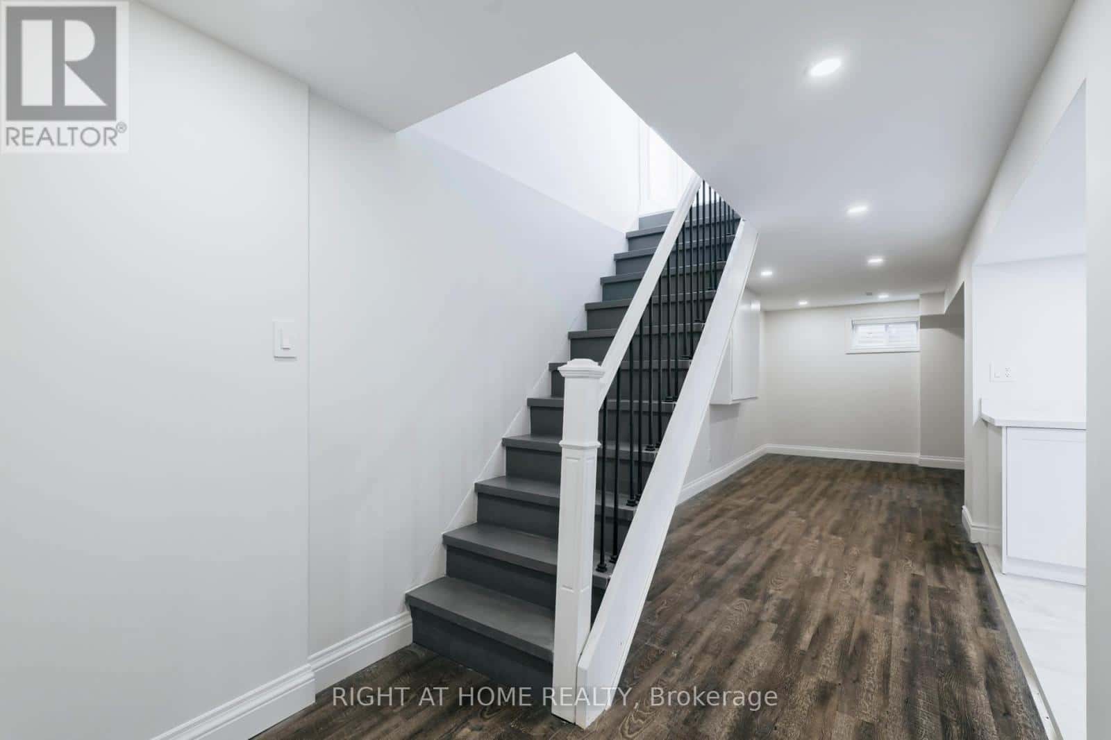 Mississauga (Sheridan), Ontario — Mississauga (Sheridan), Ontario - Photo 5 of 25