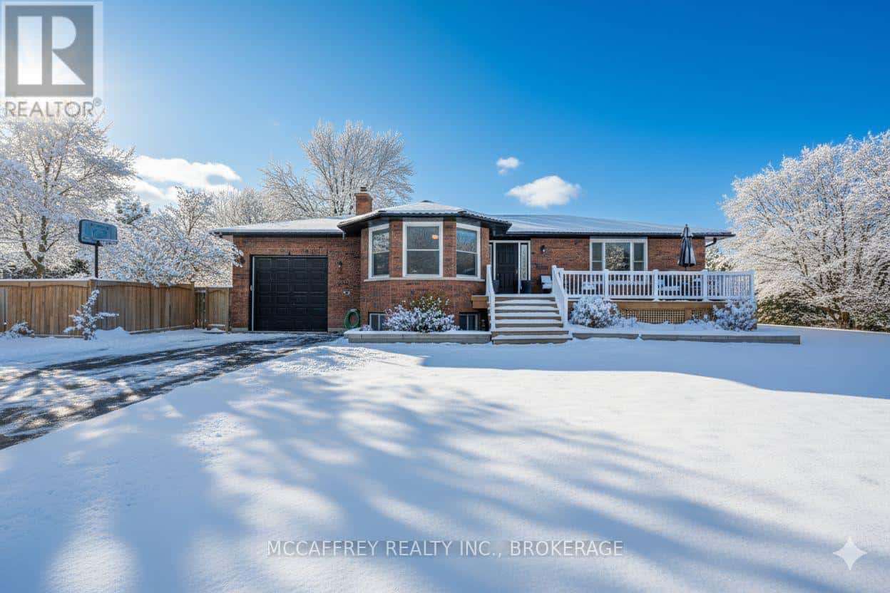 Home in Loyalist (Lennox and Addington - South)