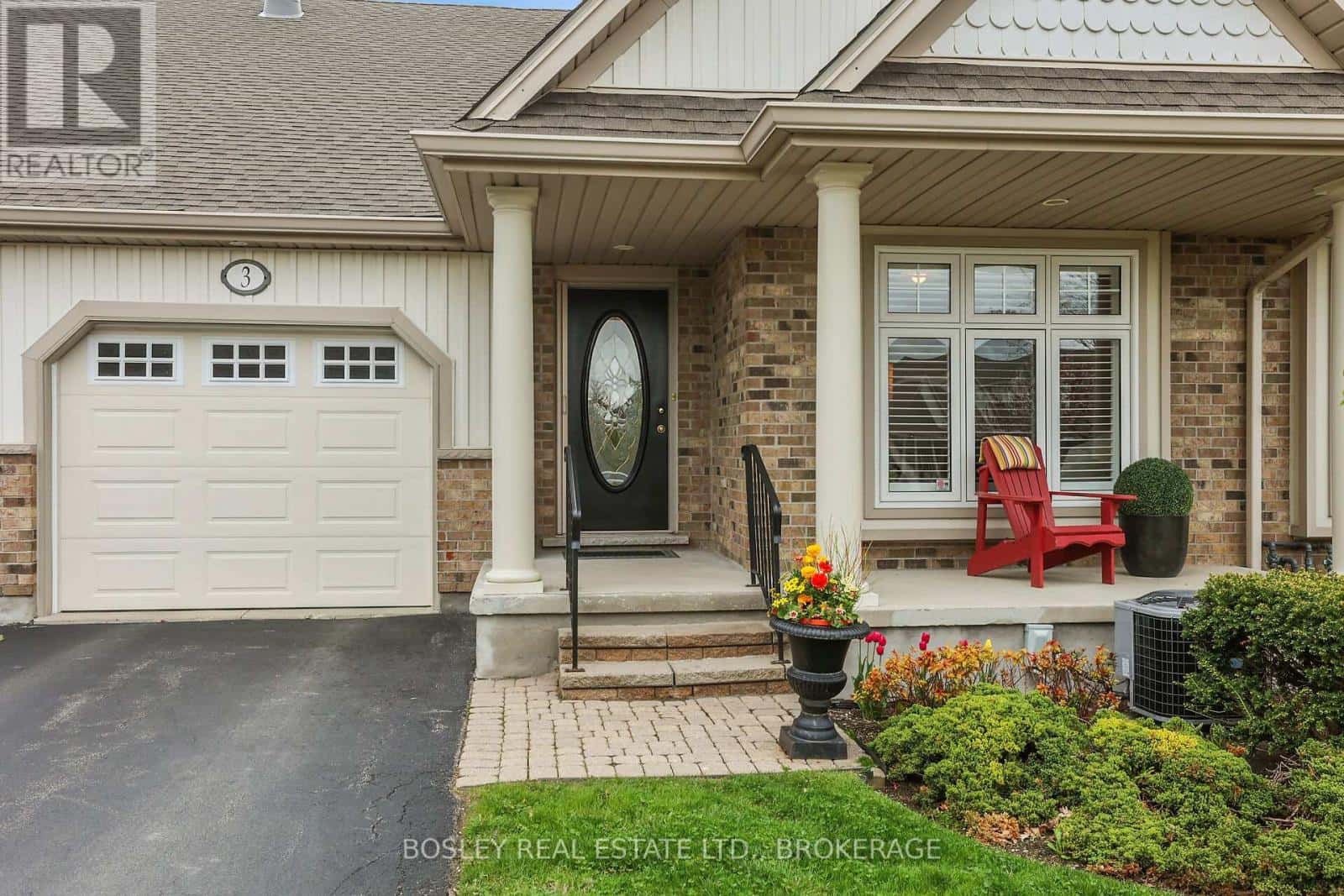 3 - 21 LORETTA DRIVE W — Niagara-on-the-Lake (Virgil), Ontario - Photo 2 of 26