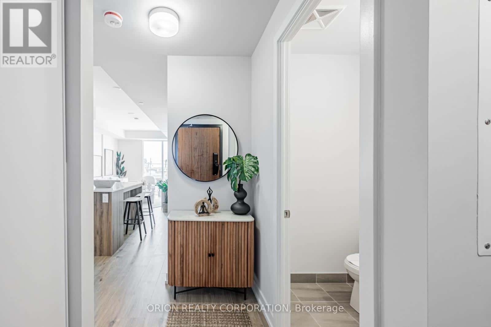 Whitby (Downtown Whitby), Ontario — Whitby (Downtown Whitby), Ontario - Photo 4 of 35