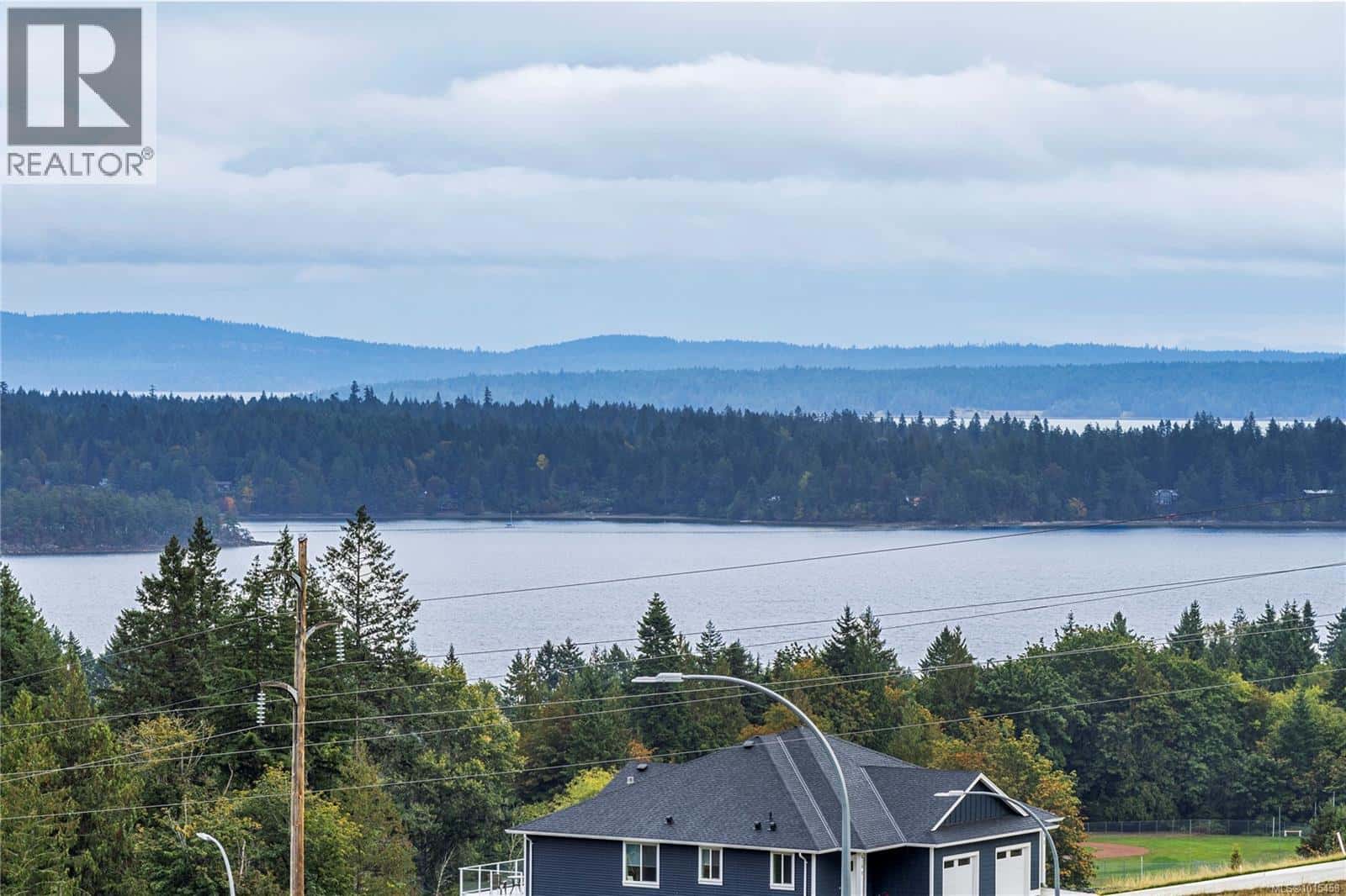 127 Ray Knight Dr — Ladysmith, British Columbia - Photo 3 of 41