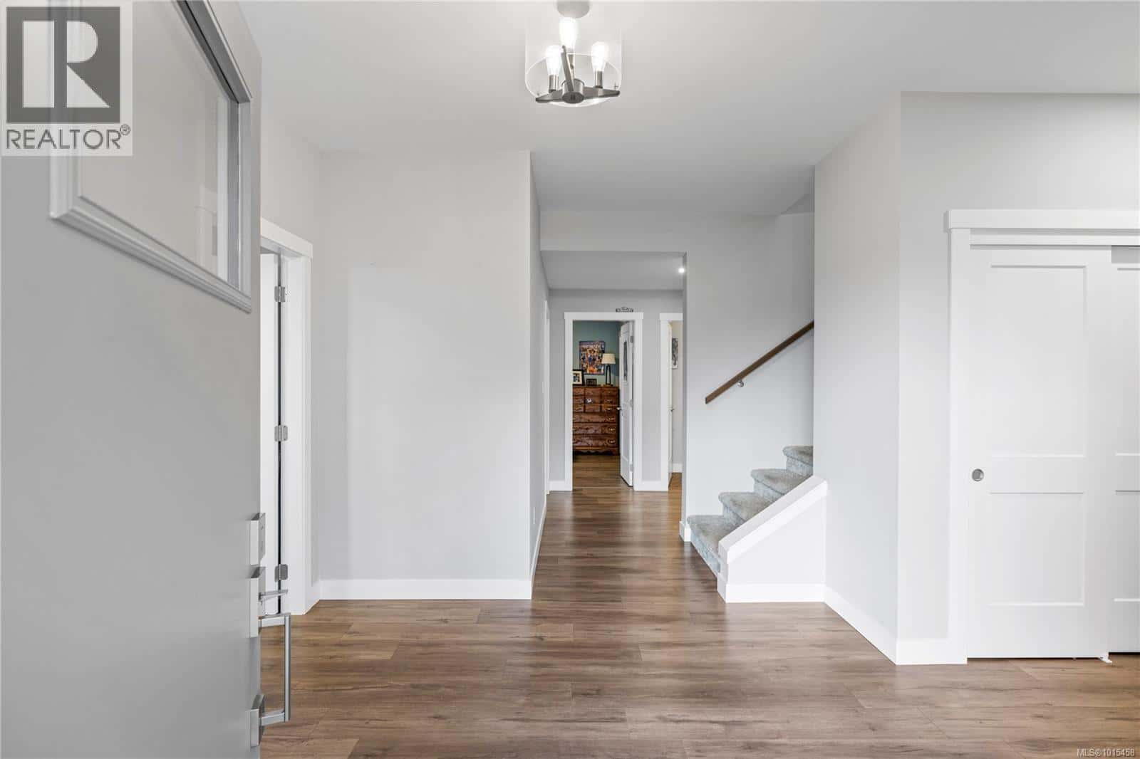 127 Ray Knight Dr — Ladysmith, British Columbia - Photo 5 of 41