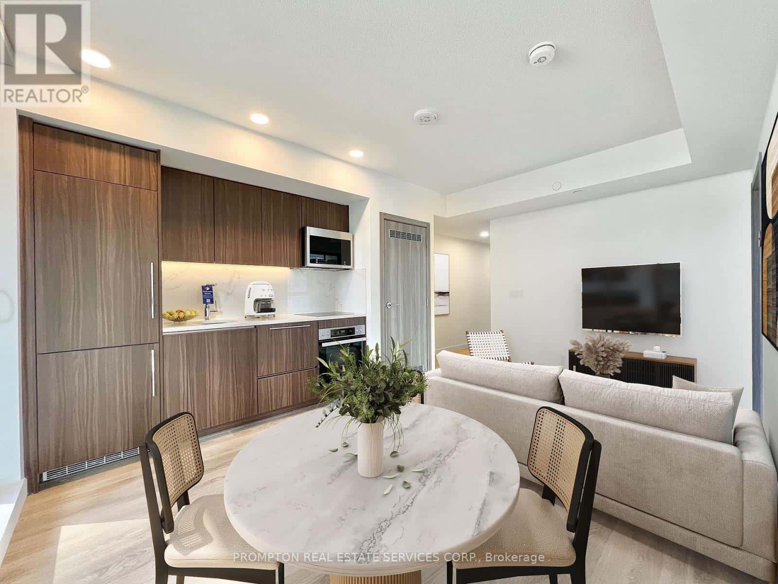 607 - 38 WIDMER STREET — Toronto (Waterfront Communities), Ontario - Photo 3 of 11