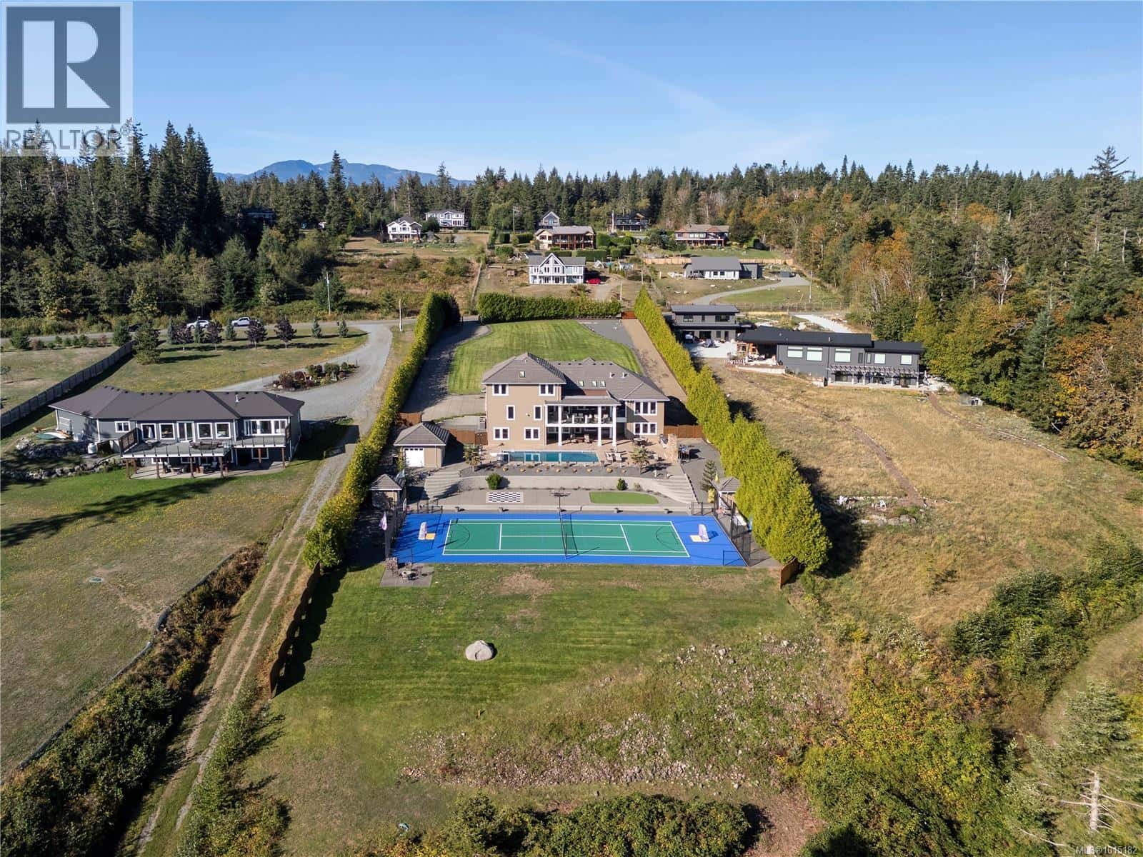 6480 Eagles Dr — Courtenay, British Columbia - Photo 5 of 51