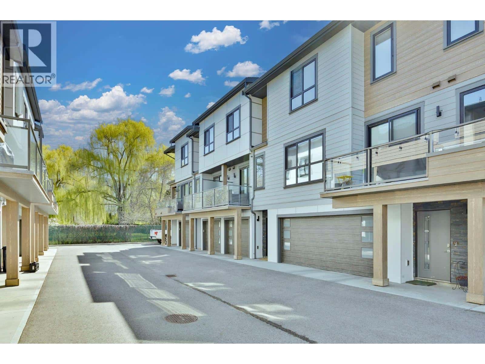 11581 Rogers Road Unit# 403 — Lake Country, British Columbia - Photo 4 of 34