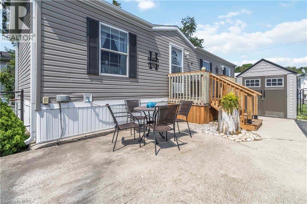 27 ELM Street — Puslinch, Ontario - Photo 3 of 15