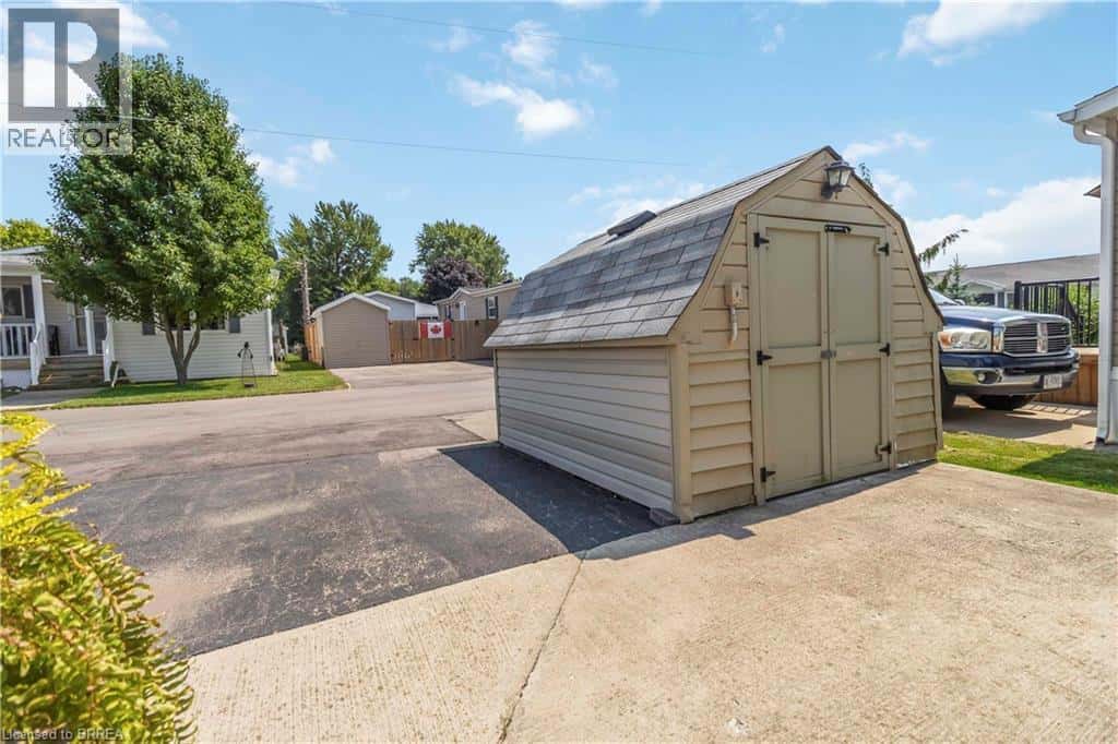 27 ELM Street — Puslinch, Ontario - Photo 4 of 15