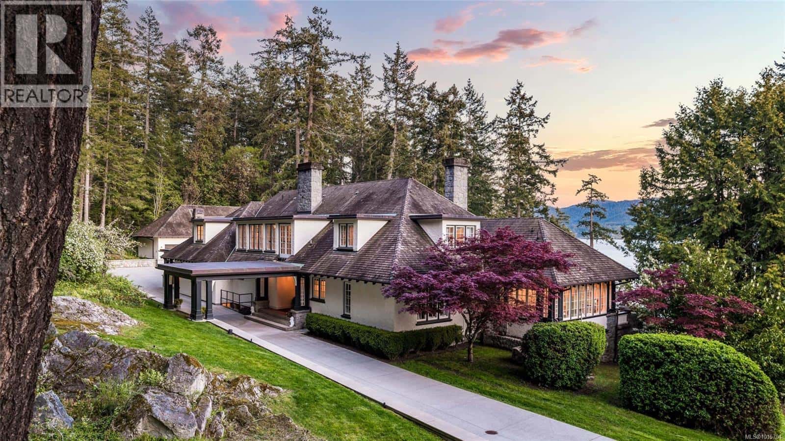 605 Senanus Dr — Central Saanich, British Columbia - Photo 4 of 73