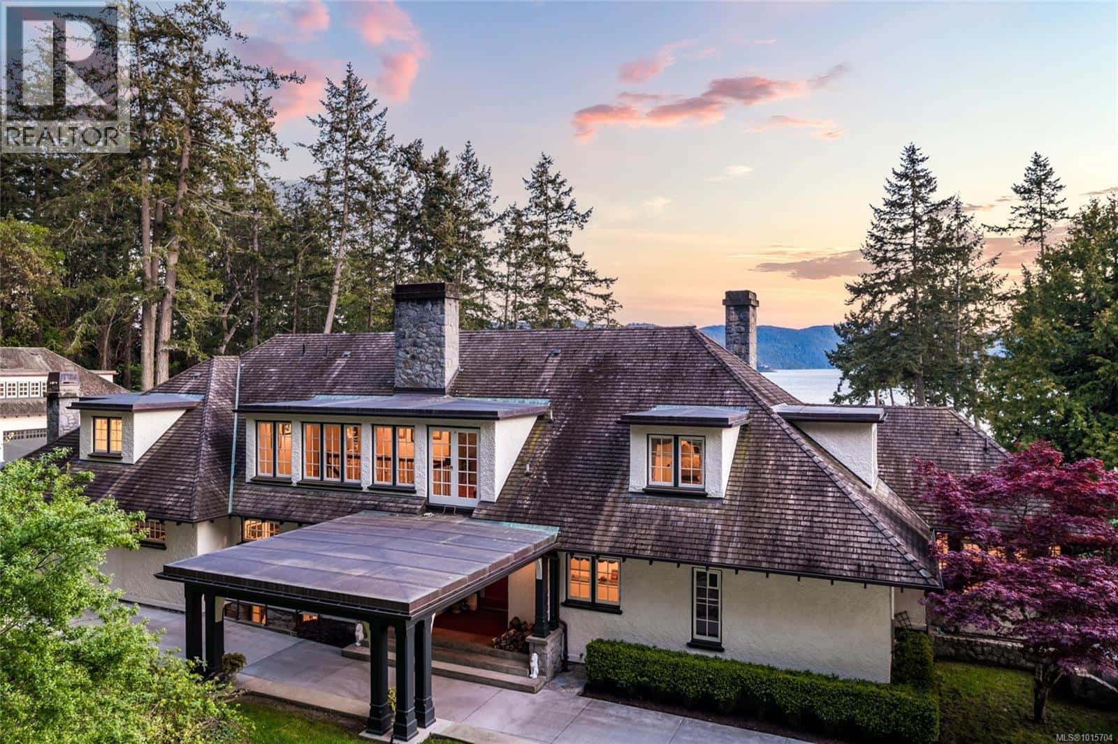 605 Senanus Dr — Central Saanich, British Columbia - Photo 5 of 73