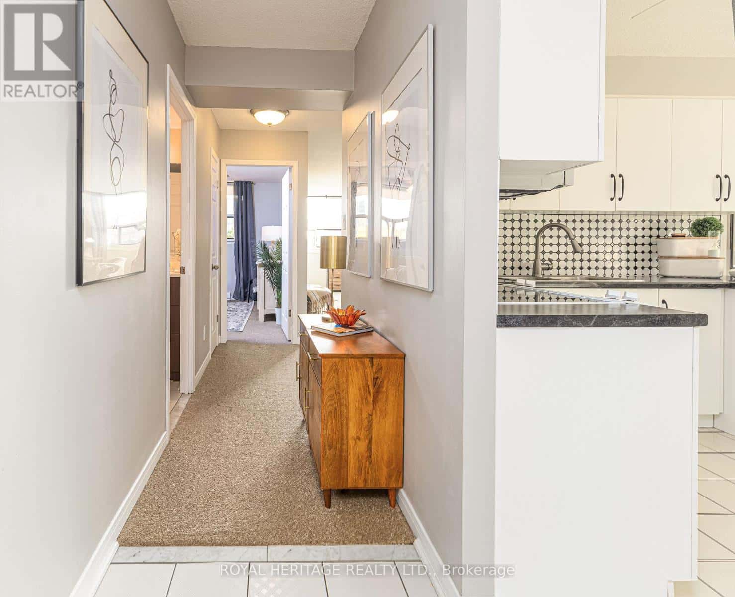 201 - 80 ATHOL STREET — Oshawa (Central), Ontario - Photo 3 of 47