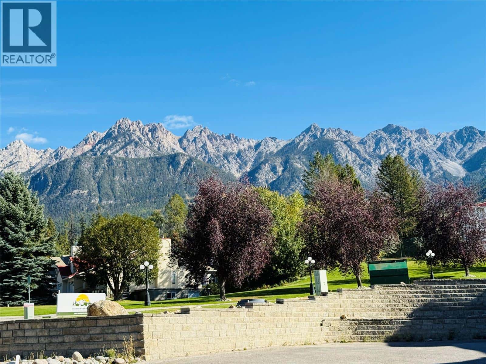 4891 Glen Eagle Drive — Fairmont Hot Springs, British Columbia - Photo 4 of 59