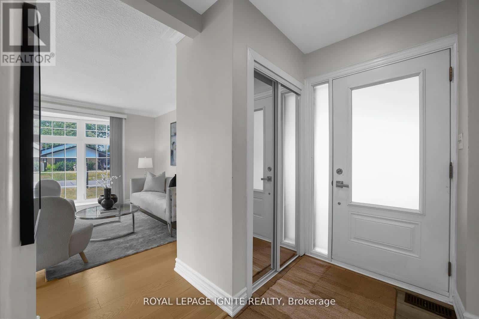 47 DEERFIELD ROAD — Toronto (Bendale), Ontario - Photo 3 of 36