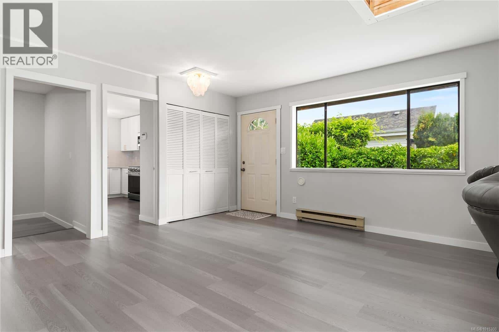 217 Larwood Rd — Campbell River, British Columbia - Photo 5 of 44