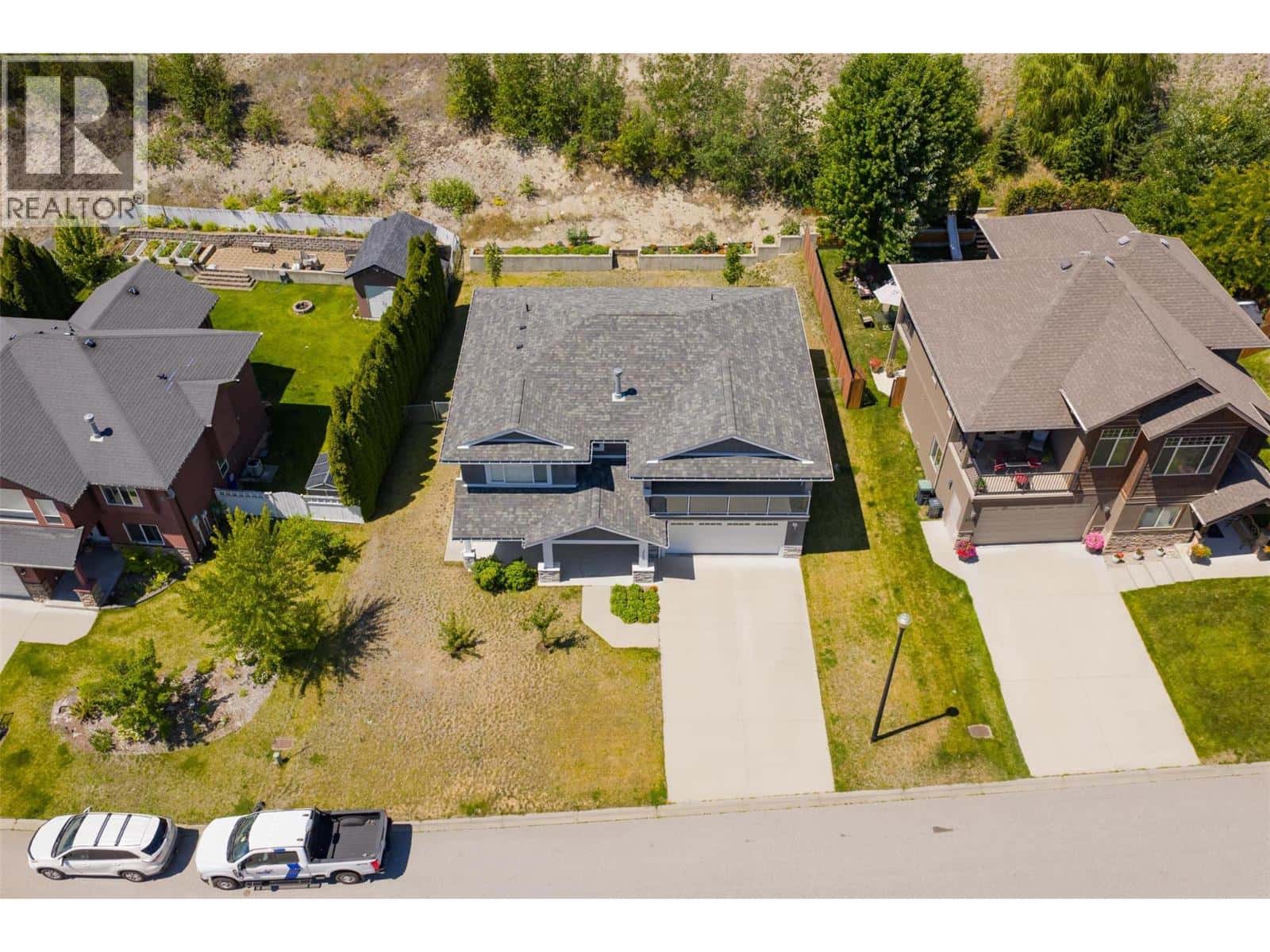 3720 5th Avenue — Castlegar, British Columbia - Photo 4 of 78