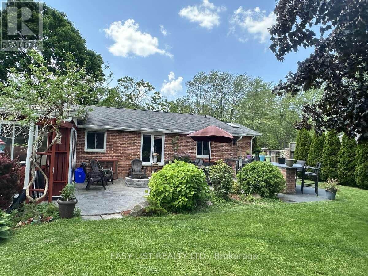 7652 HARRIS POINT DRIVE - Photo 3 of 38, Plympton-Wyoming (Plympton Wyoming), Ontario