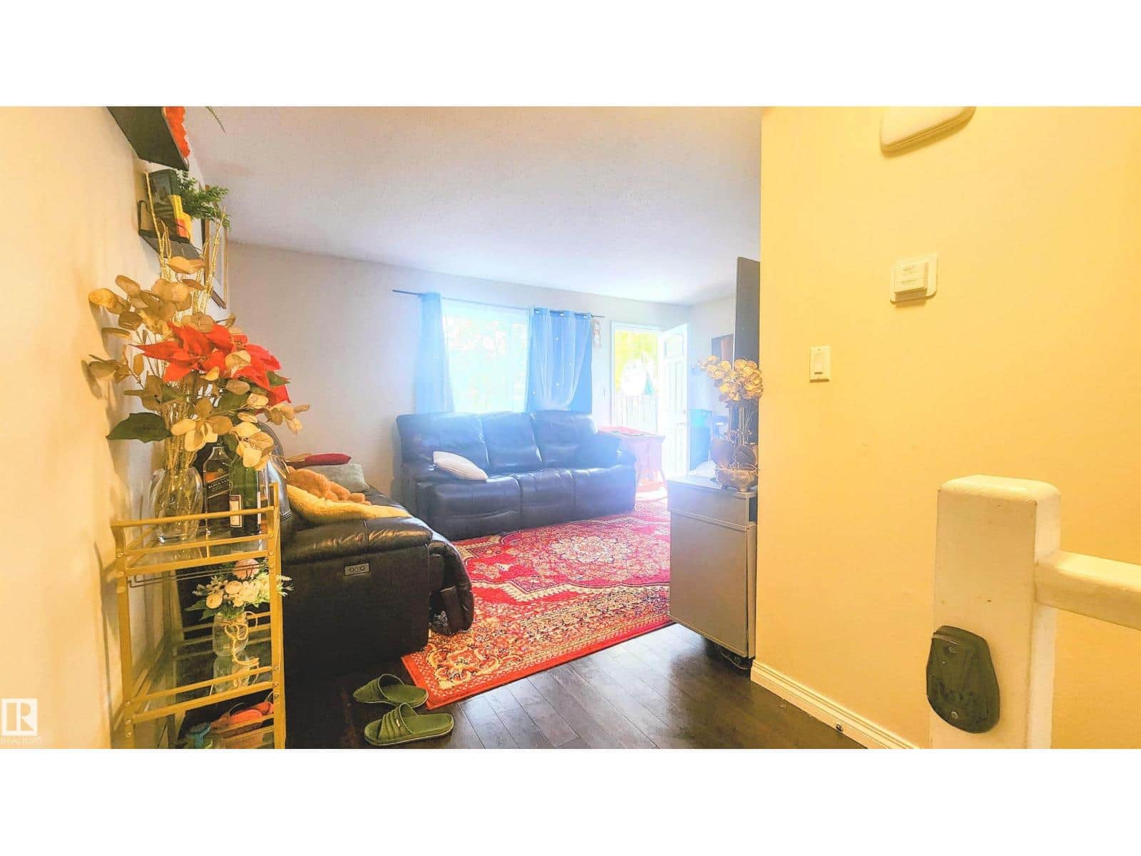 704 ABBOTTSFIELD RD NW - Photo 2 of 26, Edmonton, Alberta