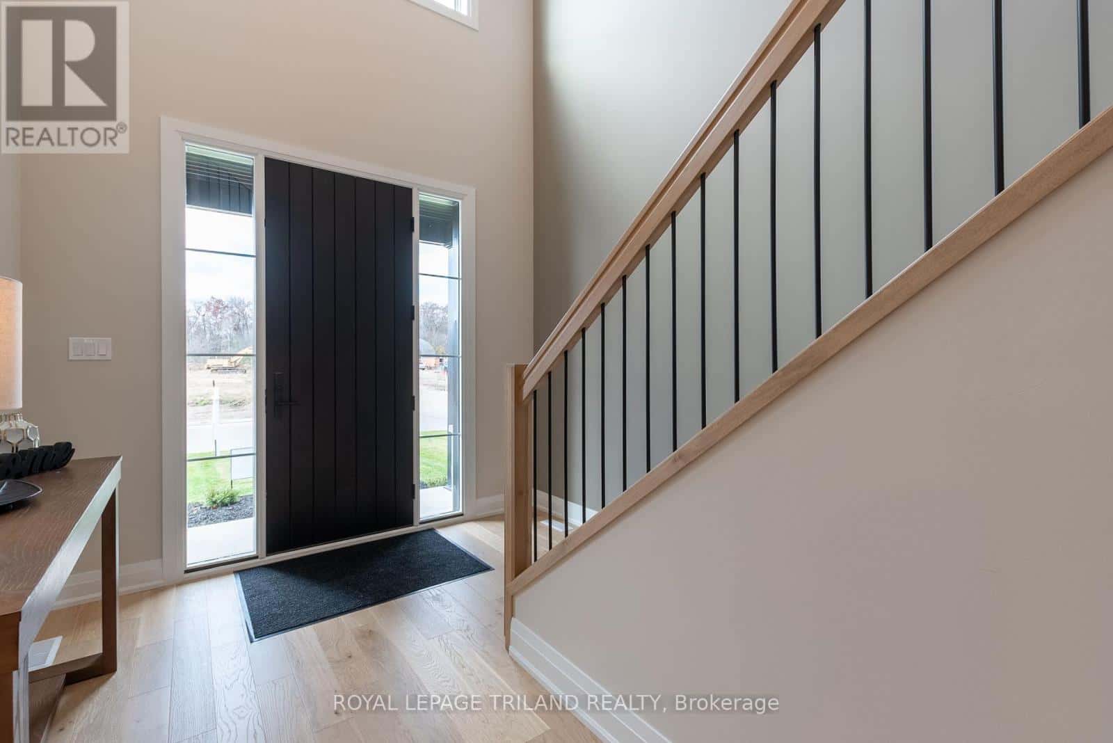 31 ALLISTER DRIVE — Middlesex Centre (Kilworth), Ontario - Photo 2 of 30