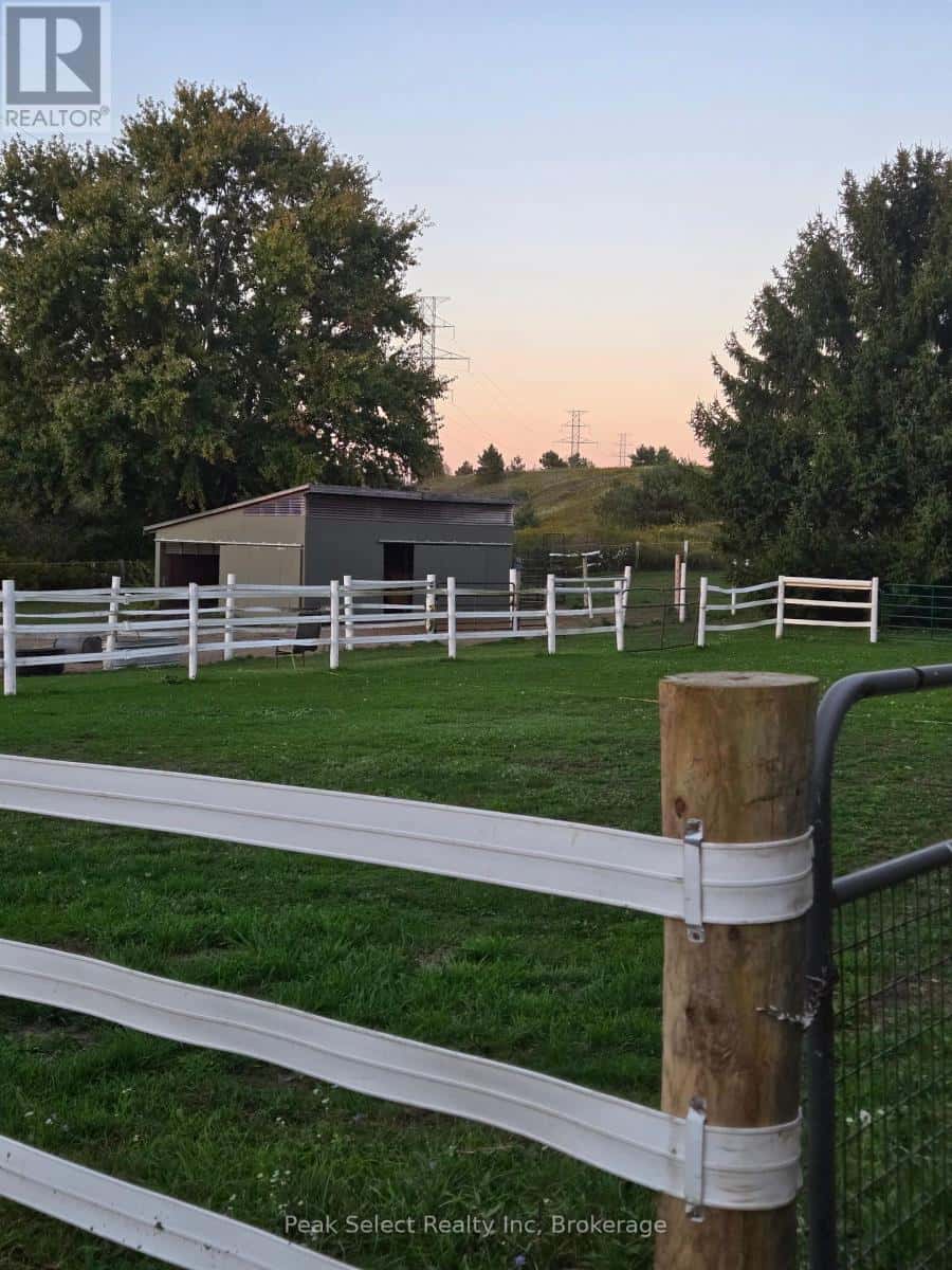 20076 CHERRYHILL ROAD — Thames Centre, Ontario - Photo 2 of 36