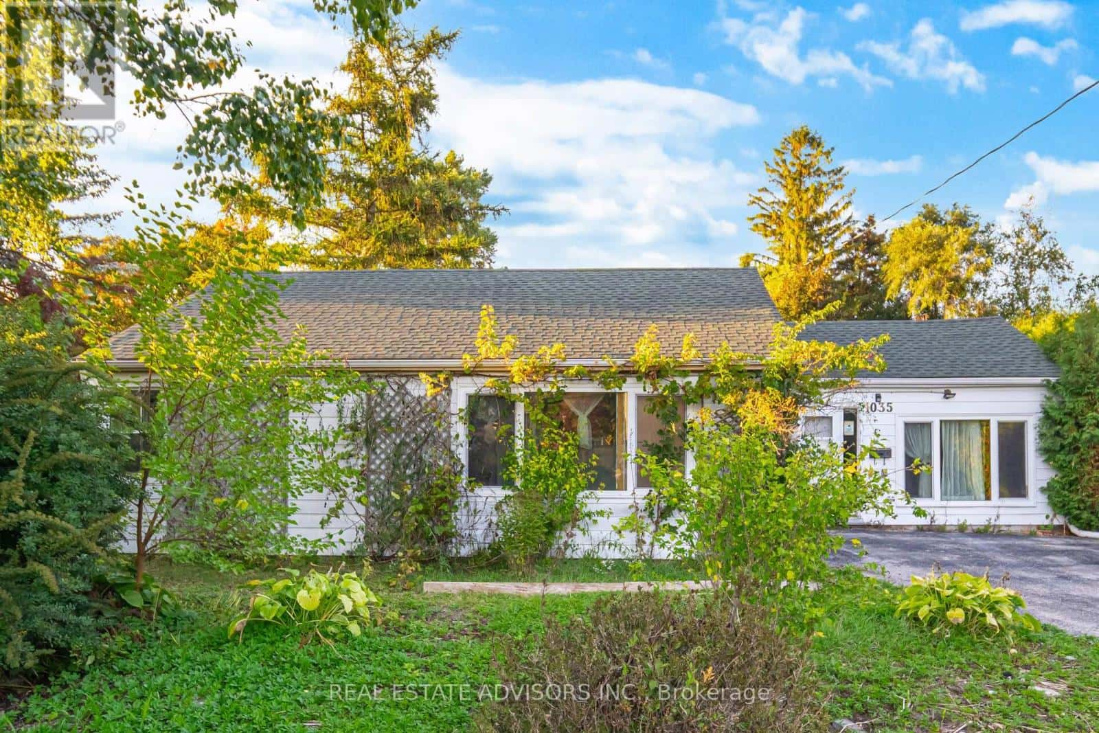 Newmarket (Gorham-College Manor), Ontario — Newmarket (Gorham-College Manor), Ontario - Photo 4 of 32