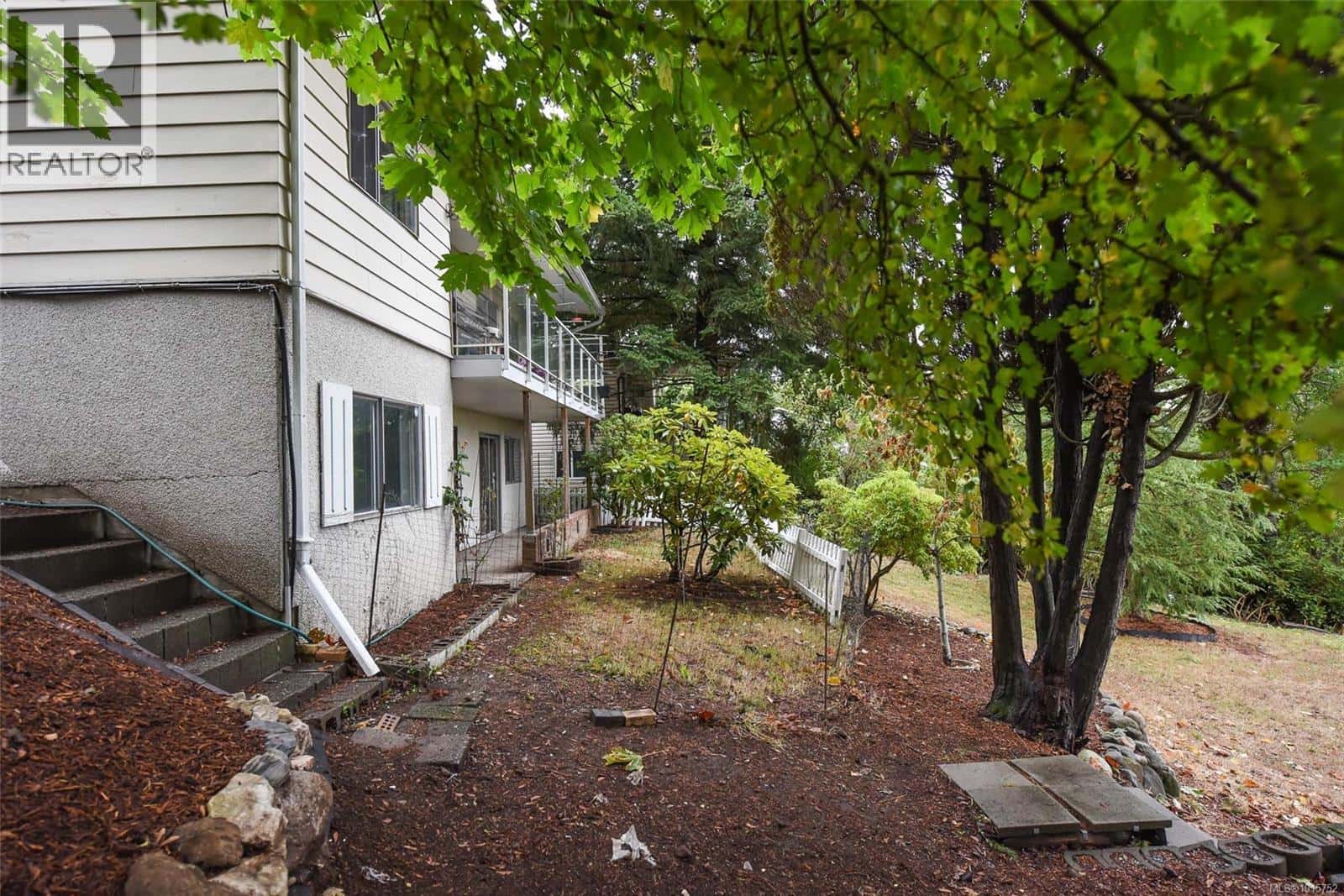 4667 McQuillan Rd — Courtenay, British Columbia - Photo 5 of 42