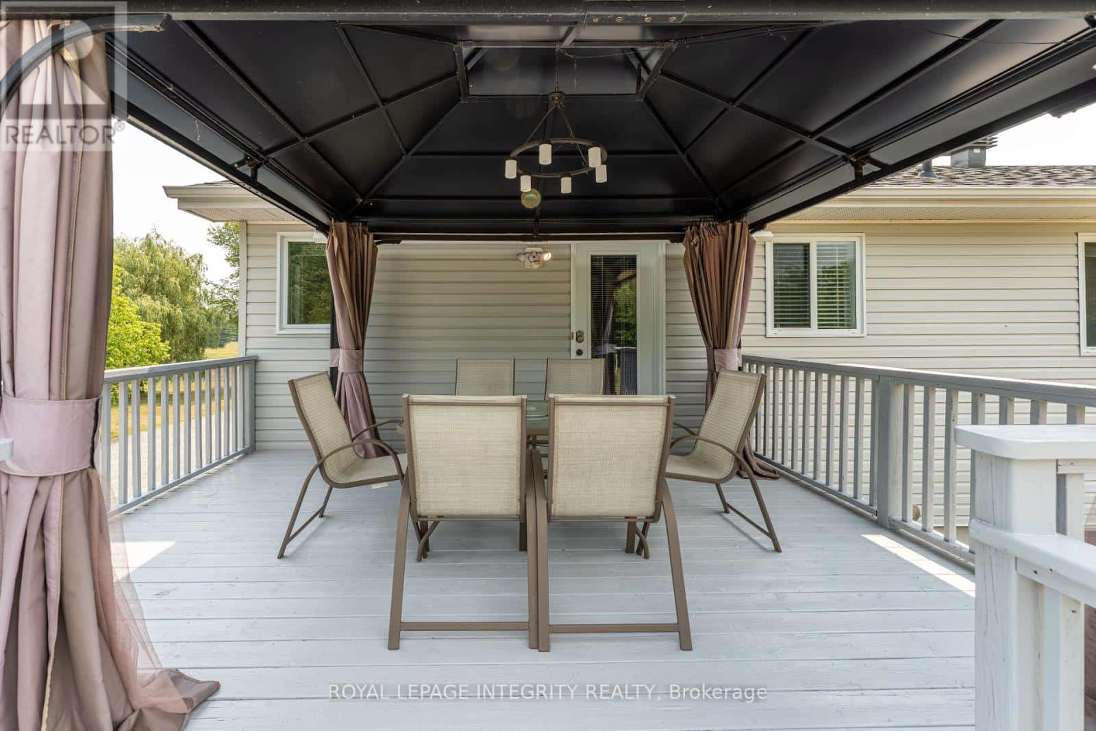 14977 COUNTRY RD 2 ROAD — South Stormont, Ontario - Photo 5 of 42