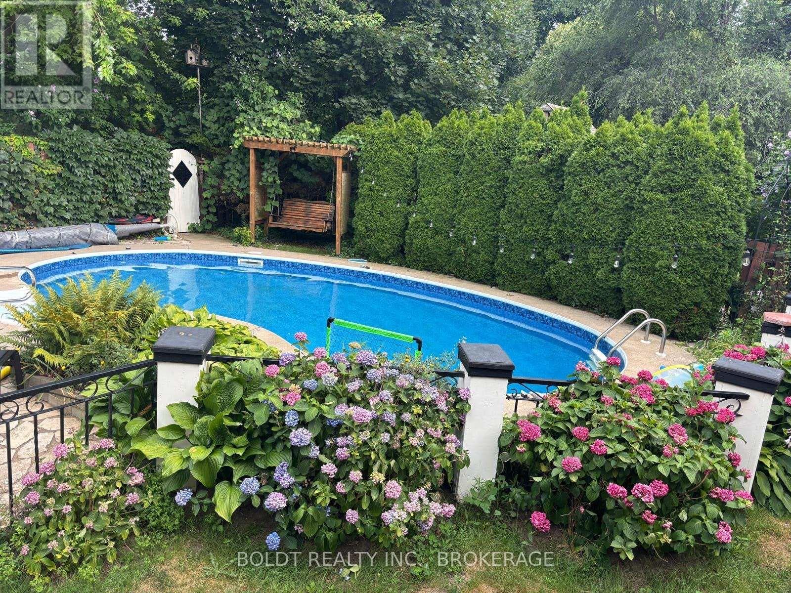 720 NIAGARA STREET — St. Catharines (Bunting/Linwell), Ontario - Main photo