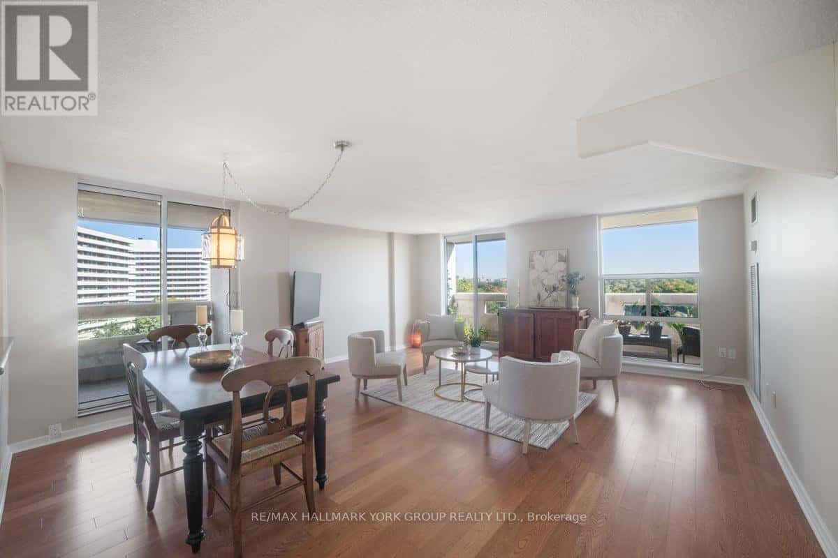 Markham (Royal Orchard), Ontario — Markham (Royal Orchard), Ontario - Photo 2 of 17