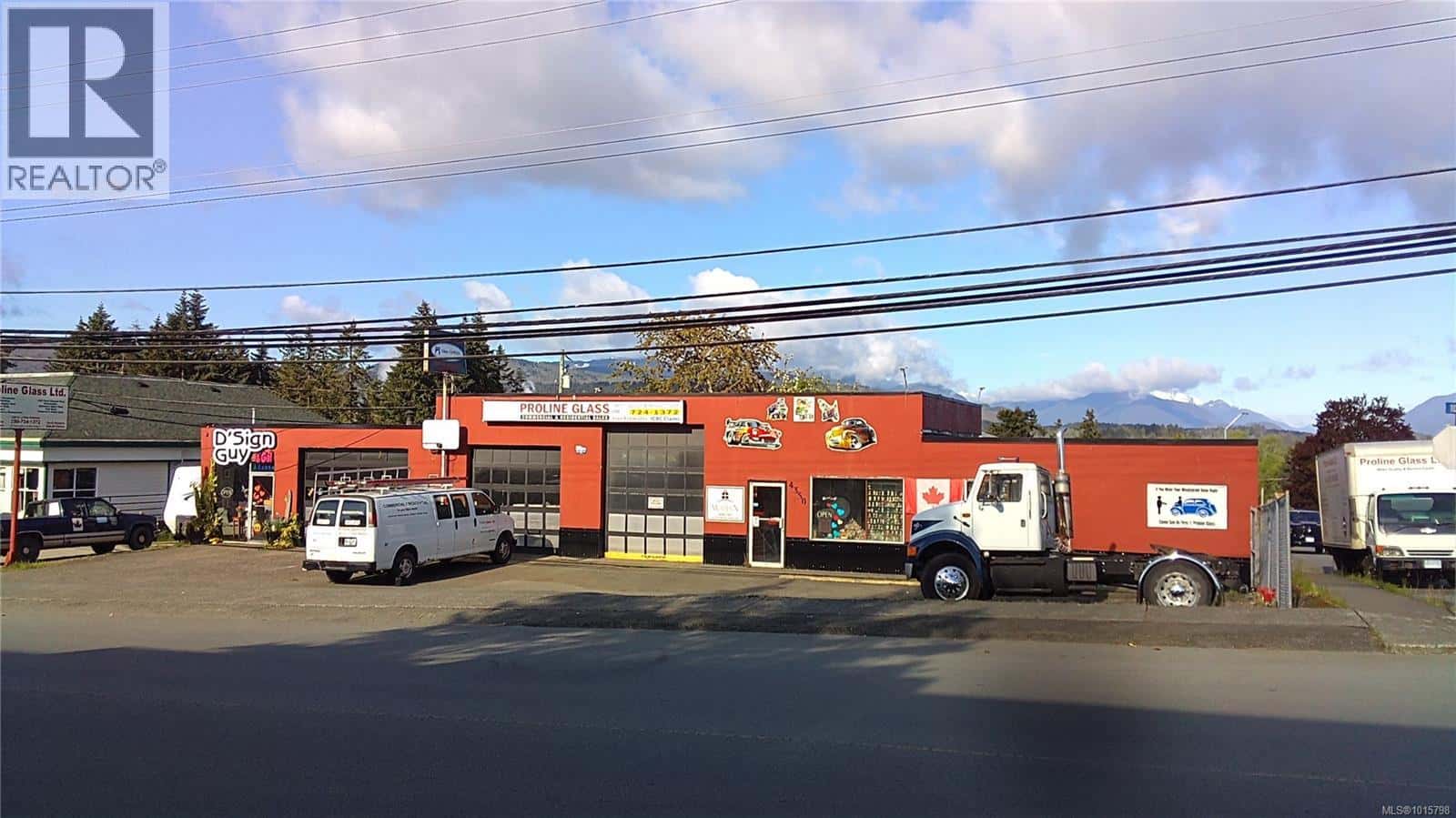 4350 10th Ave — Port Alberni, British Columbia - Photo 2 of 19