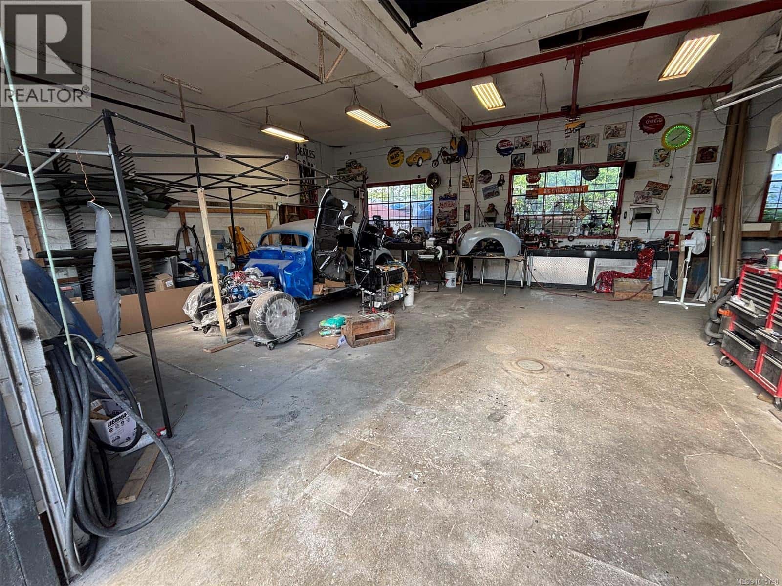 4350 10th Ave — Port Alberni, British Columbia - Photo 5 of 19