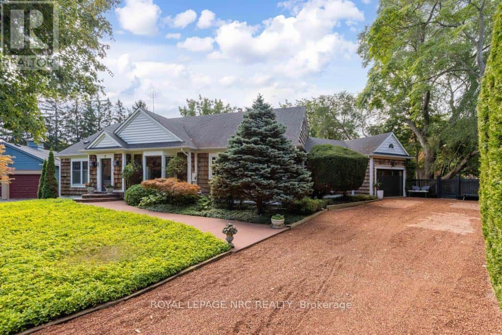 7 Christopher Street