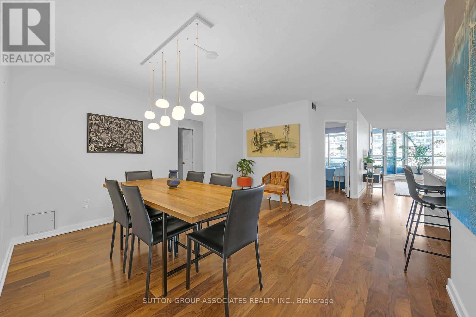 130 Carlton Street 601