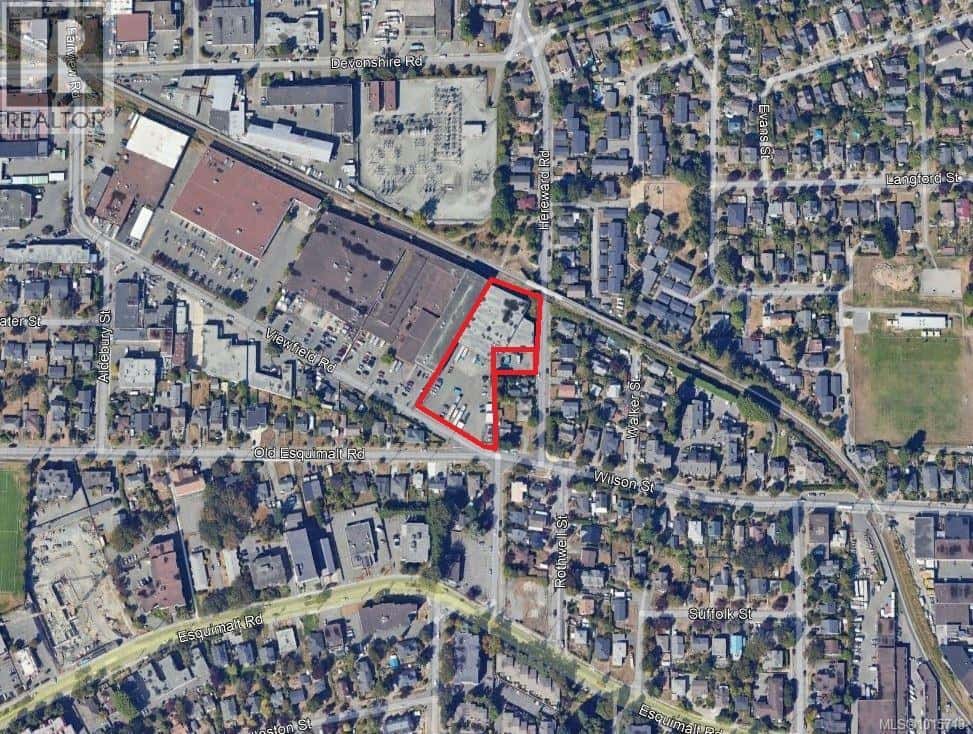 800 Viewfield Rd — Esquimalt, British Columbia - Photo 2 of 2