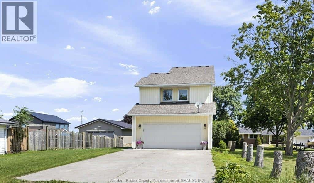 1996 ST. CLAIR ROAD — Stoney Point, Ontario - Photo 3 of 40