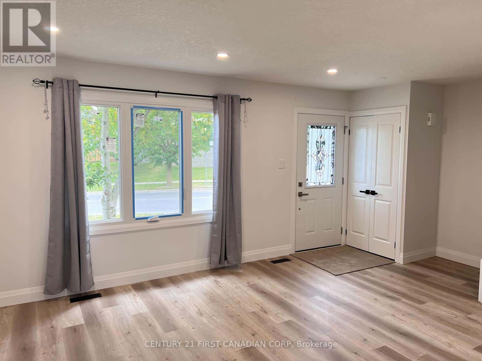 5 CHIDDINGTON GATE — London South (South R), Ontario - Photo 4 of 32