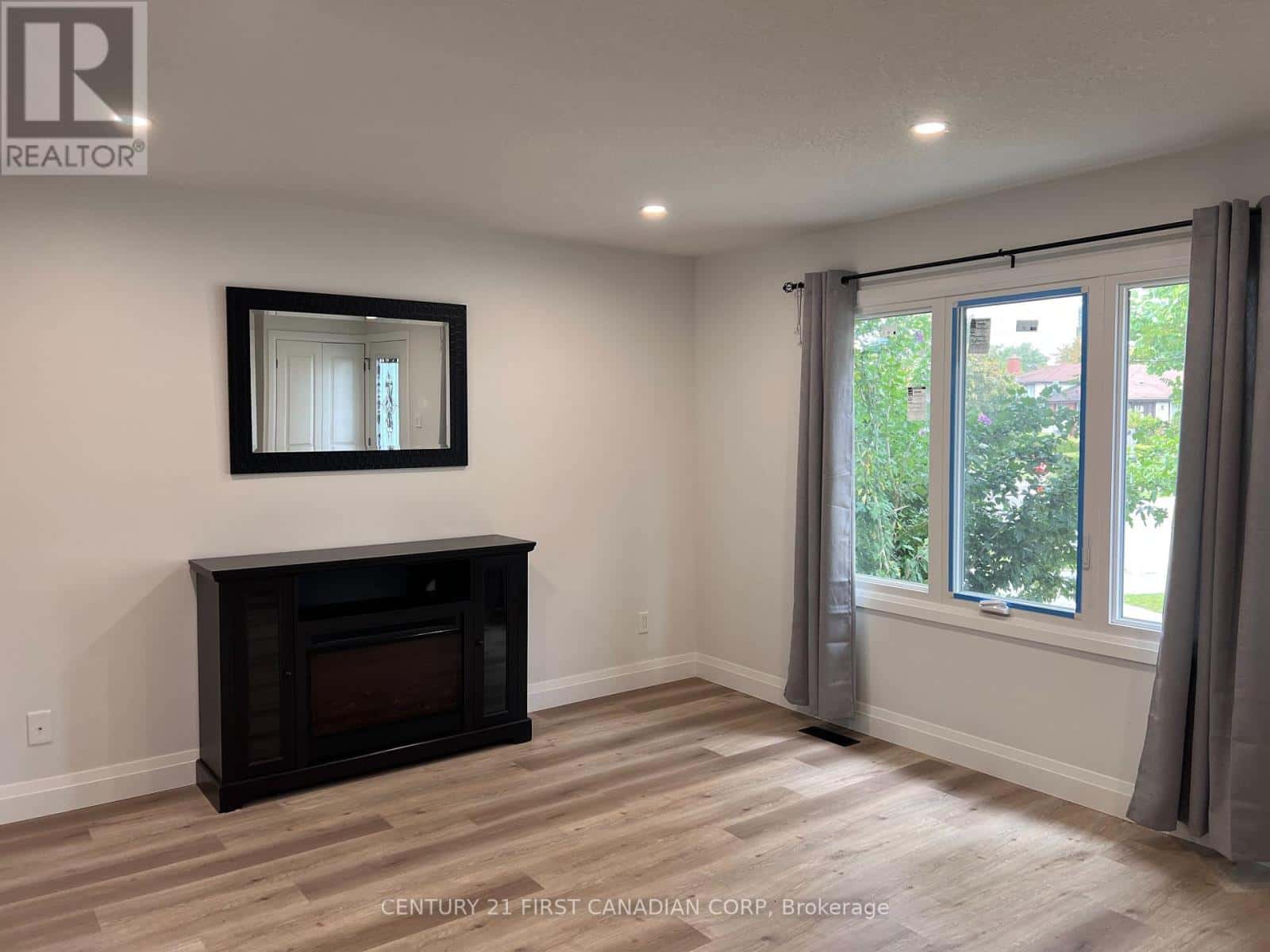 5 CHIDDINGTON GATE — London South (South R), Ontario - Photo 5 of 32