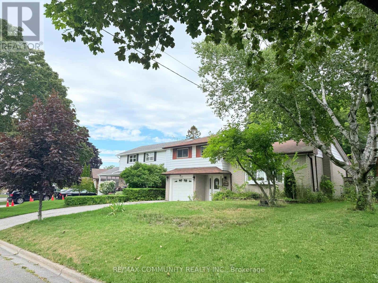 157 LABRADOR DRIVE — Oshawa (Donevan), Ontario - Photo 2 of 28