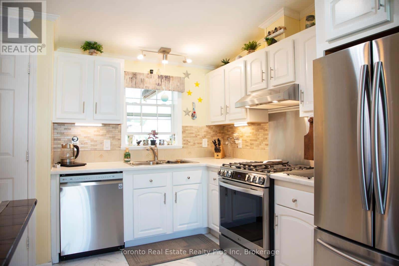 206 - 3033 TOWNLINE ROAD — Fort Erie (Black Creek), Ontario - Photo 3 of 25