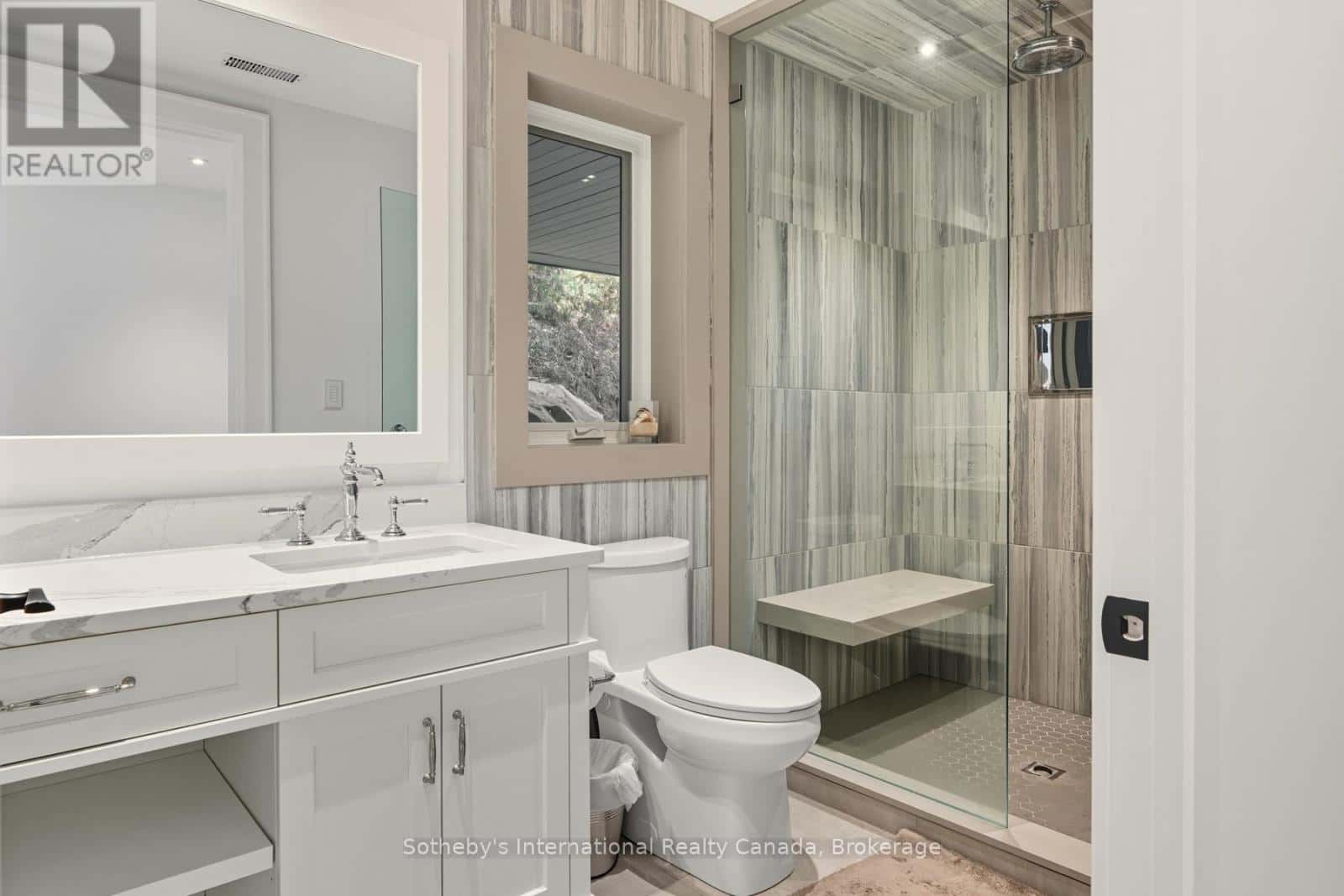 Huntsville (Stisted), Ontario — Huntsville (Stisted), Ontario - Photo 4 of 49