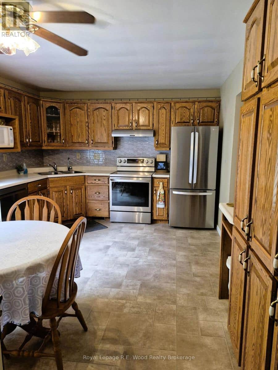 15 TROTTIER DRIVE - Photo 4 of 23, Tillsonburg, Ontario