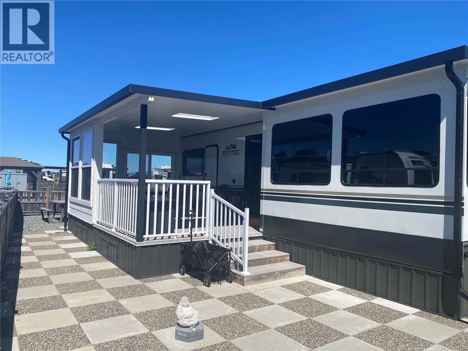 C284 200 Corfield St — Parksville, British Columbia - Photo 3 of 10