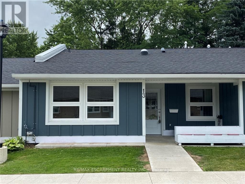 13 SZOLLOSY CIRCLE — Hamilton (Kennedy), Ontario - Main photo