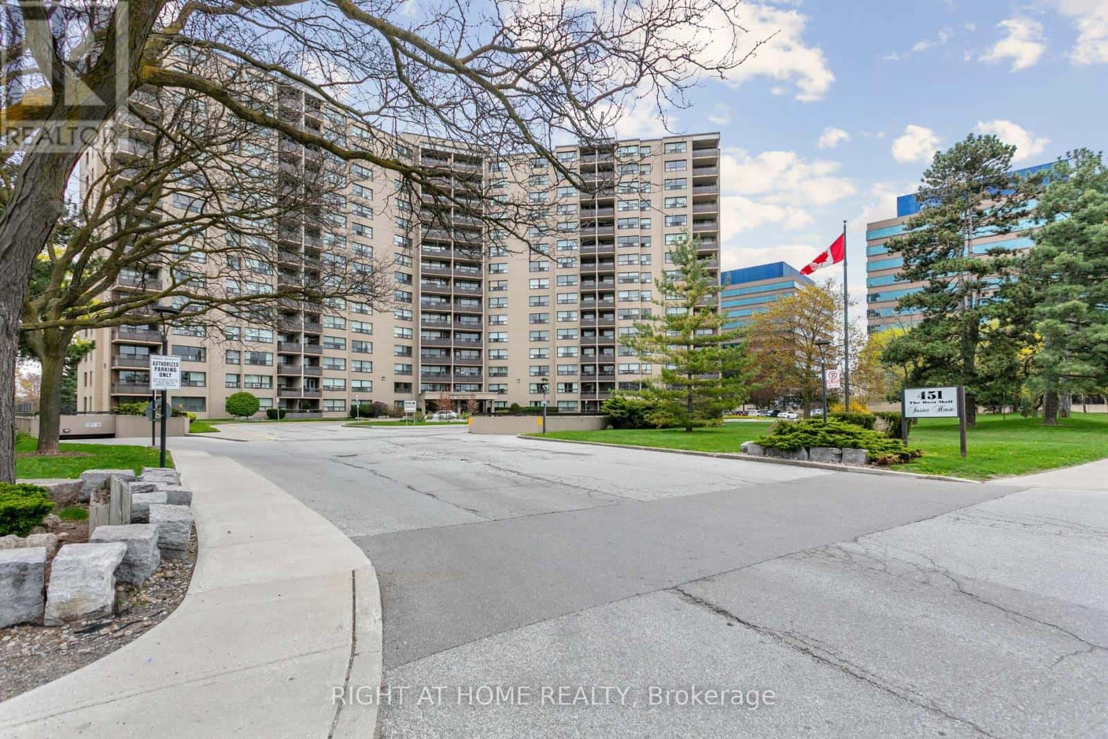 1616 - 451 THE WEST MALL — Toronto (Etobicoke West Mall), Ontario - Photo 3 of 43