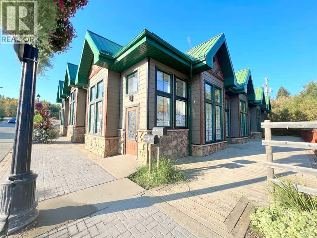 4803 50 Street — Athabasca, Alberta - Photo 2 of 39