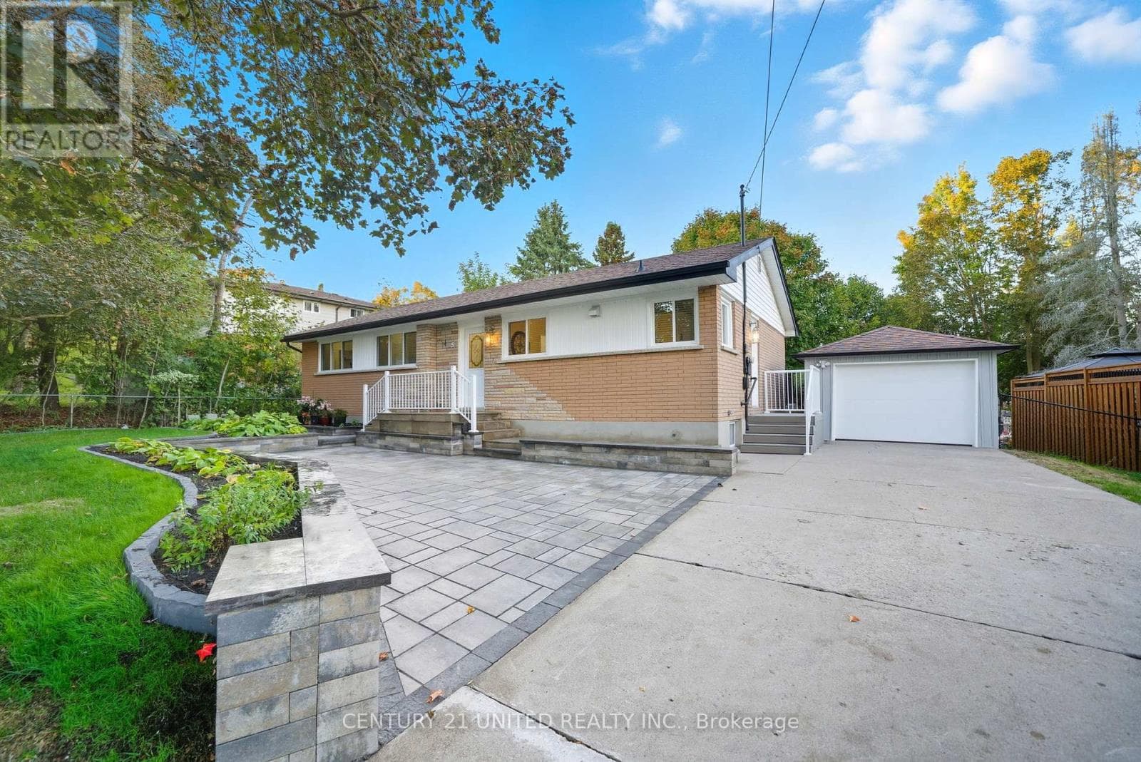 5 FERNDALE AVENUE — Peterborough (Monaghan Ward 2), Ontario - Main photo