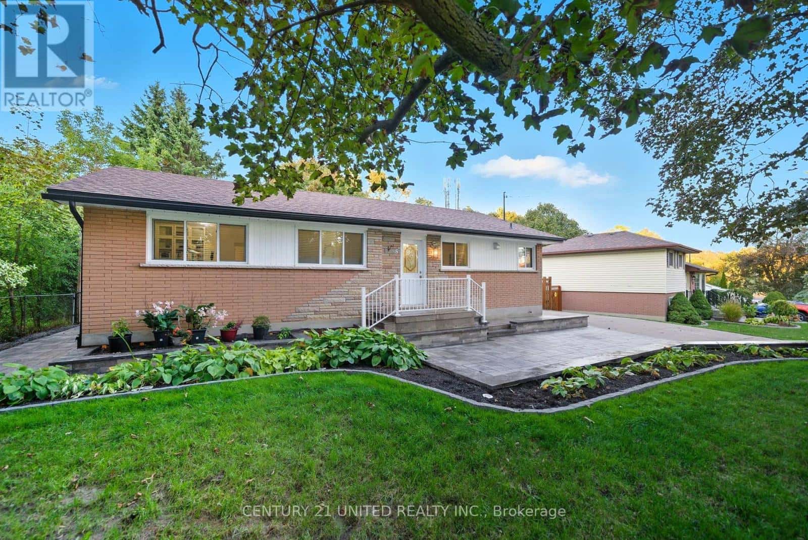 5 FERNDALE AVENUE — Peterborough (Monaghan Ward 2), Ontario - Photo 3 of 50